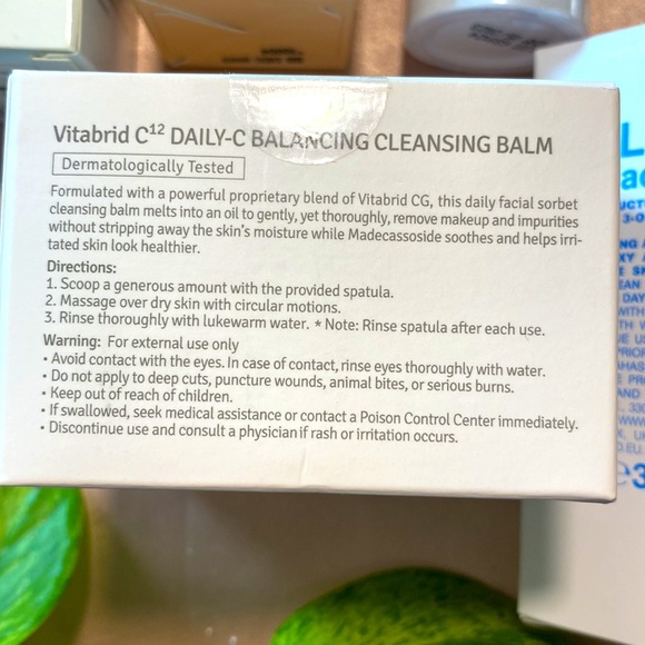 3/$135 Vitamin C Skincare Bundle - Picture 4 of 5